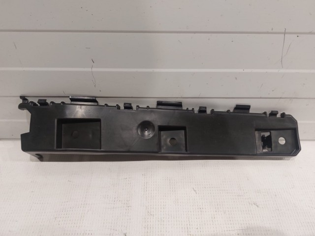 Rear Retainer Right